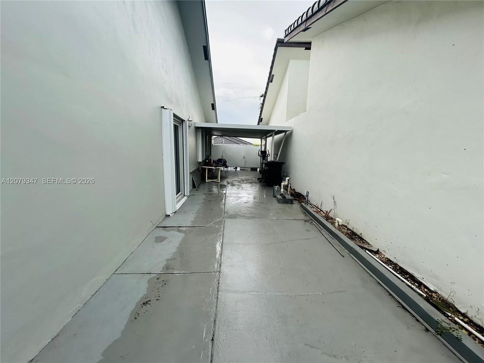 For Sale: $750,000 (4 beds, 3 baths, 1603 Square Feet)