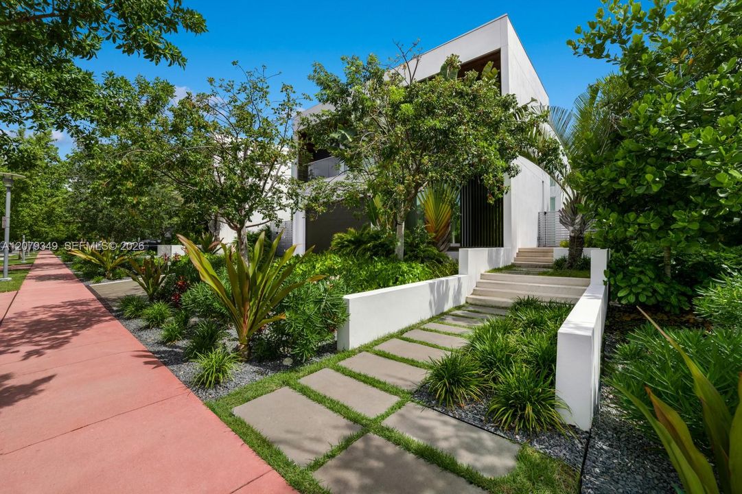For Rent: $60,000 (4 beds, 5 baths, 4257 Square Feet)