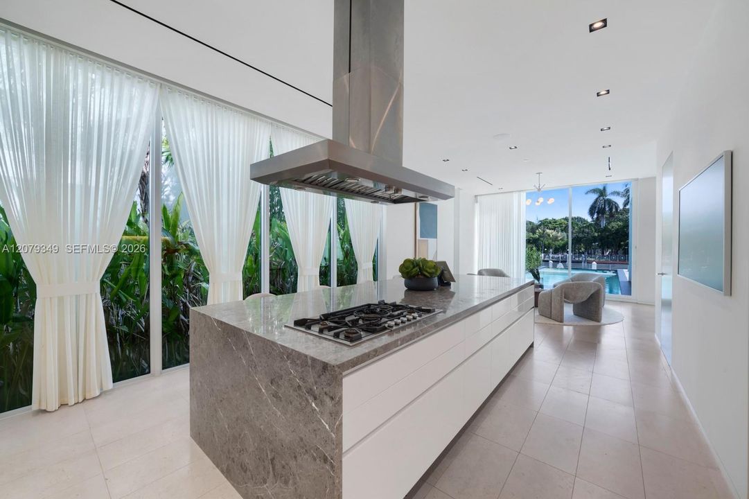 For Rent: $60,000 (4 beds, 5 baths, 4257 Square Feet)