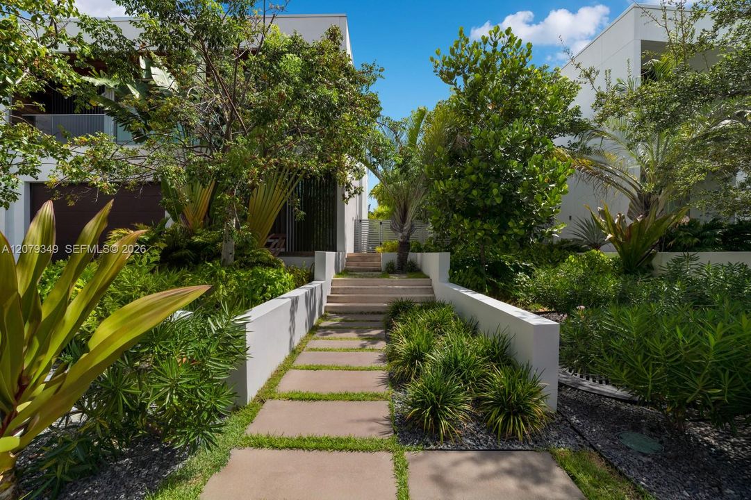 For Rent: $60,000 (4 beds, 5 baths, 4257 Square Feet)