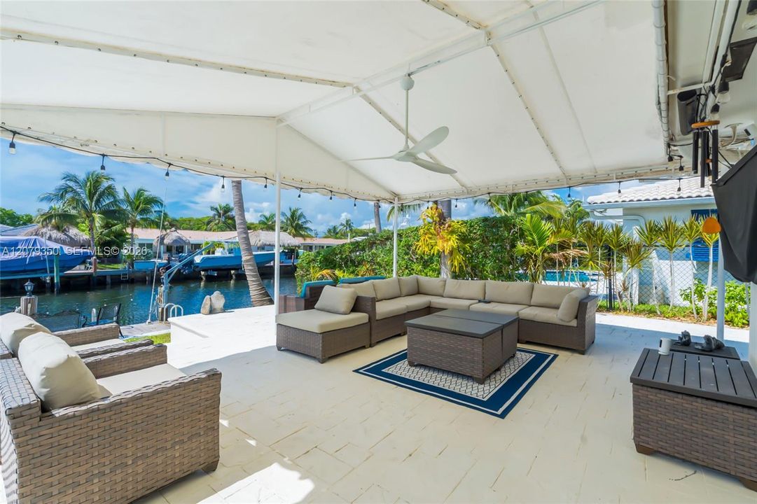 For Sale: $1,900,000 (3 beds, 2 baths, 1882 Square Feet)