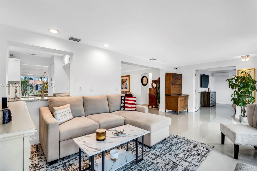 For Sale: $1,900,000 (3 beds, 2 baths, 1882 Square Feet)