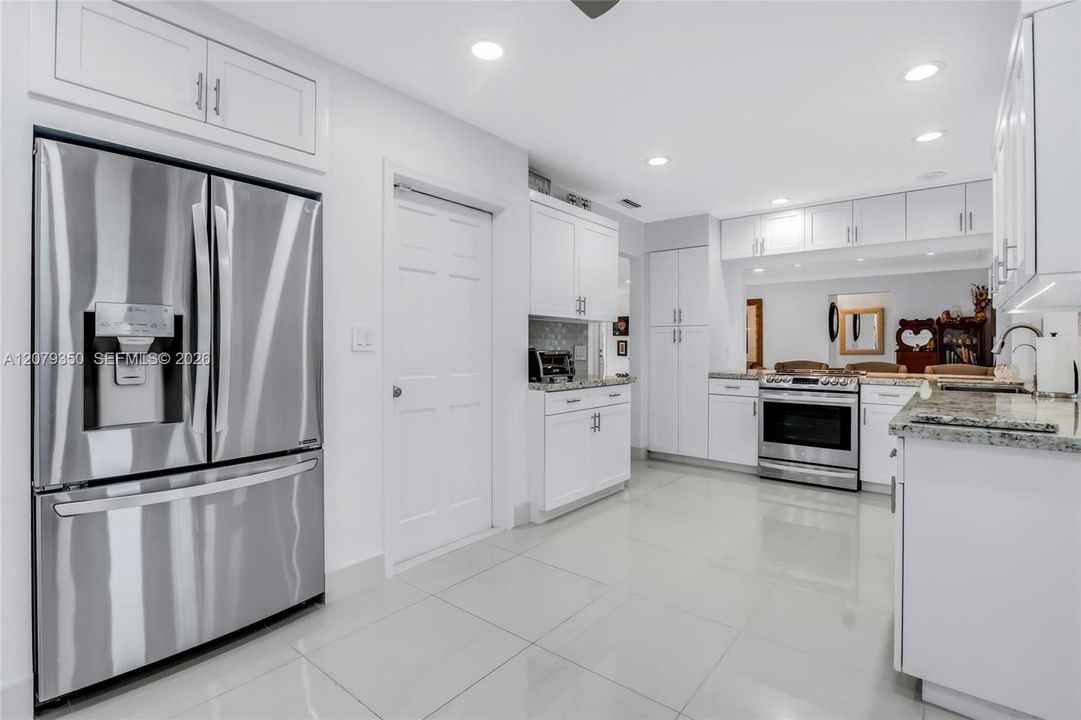 For Sale: $1,900,000 (3 beds, 2 baths, 1882 Square Feet)