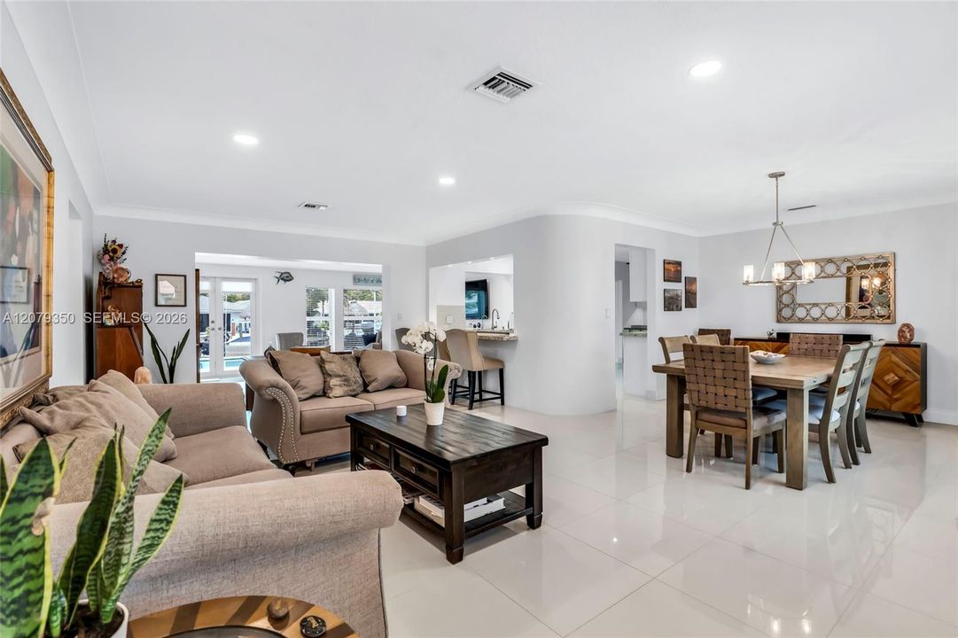 For Sale: $1,900,000 (3 beds, 2 baths, 1882 Square Feet)