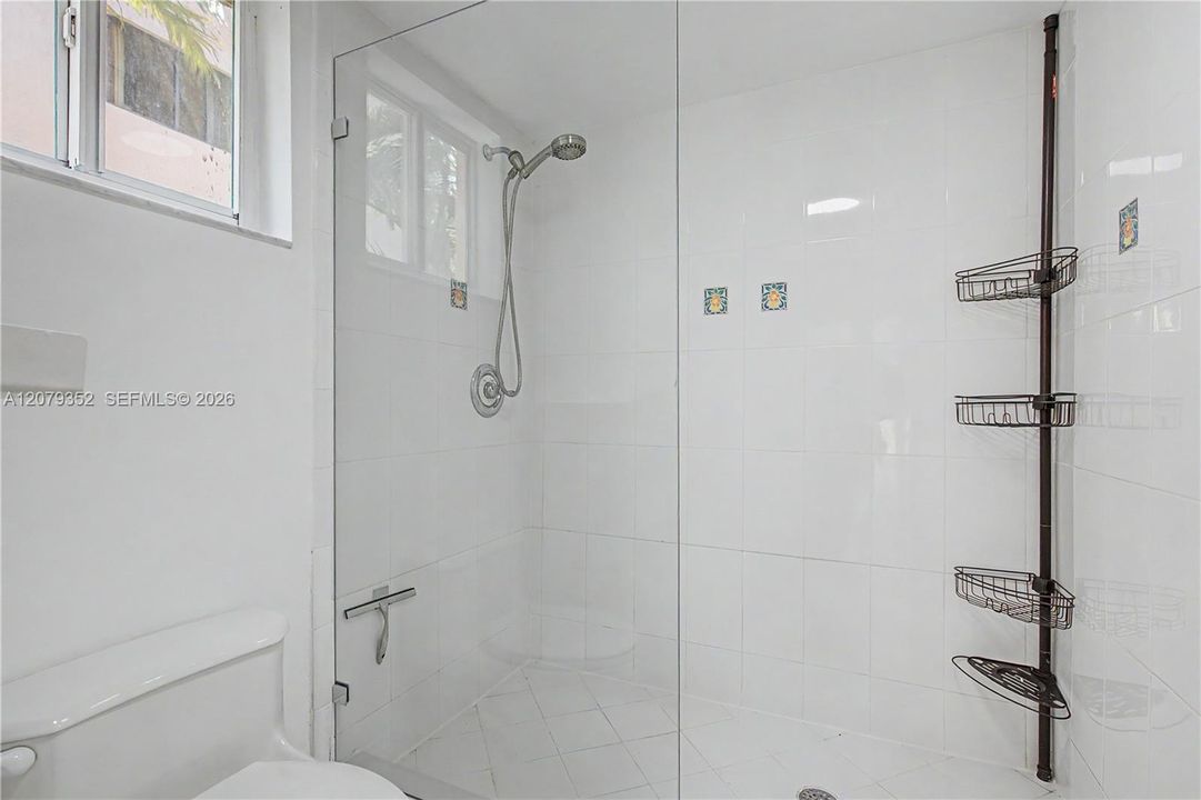 For Rent: $4,250 (3 beds, 2 baths, 1510 Square Feet)