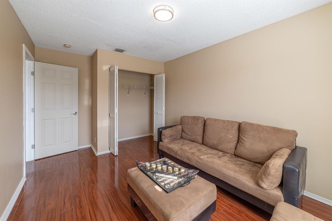 Bedroom3-Closet Open