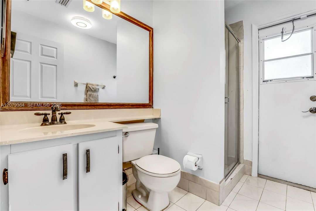 En Venta: $825,000 (4 camas, 3 baños, 2436 Pies cuadrados)