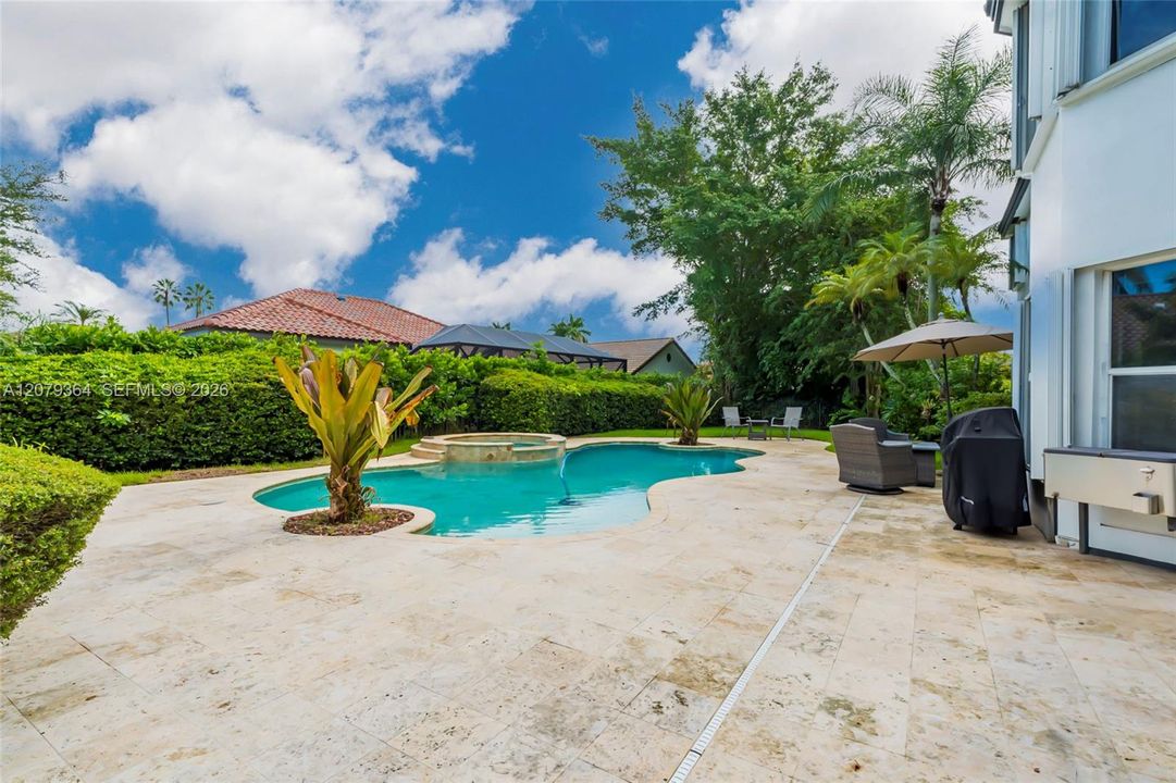 En Venta: $825,000 (4 camas, 3 baños, 2436 Pies cuadrados)