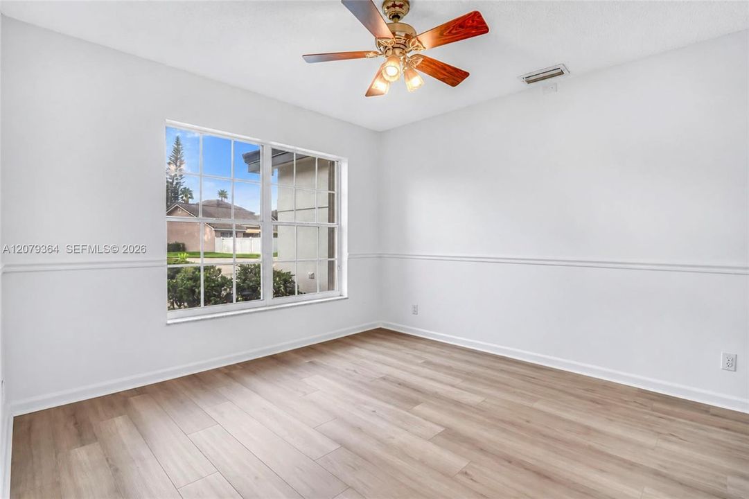 En Venta: $825,000 (4 camas, 3 baños, 2436 Pies cuadrados)