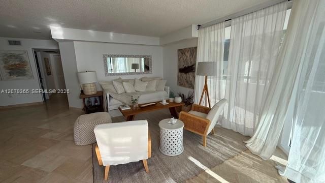 В аренду: $5,200 (2 спален, 2 ванн, 1358 Квадратных фут)