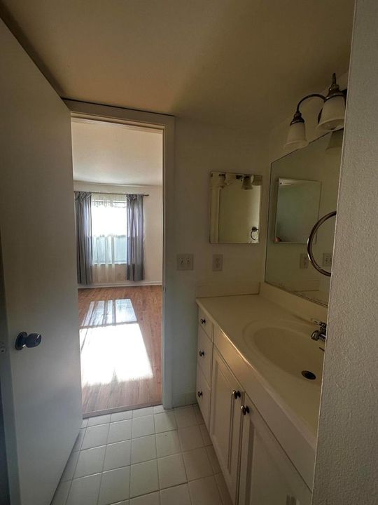 Master Bath (2)