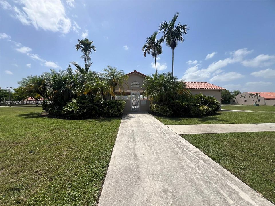 For Sale: $475,000 (3 beds, 2 baths, 1138 Square Feet)