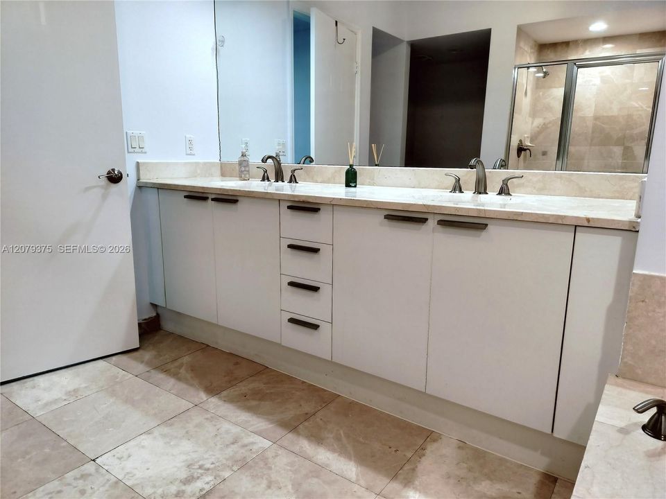 En Renta: $3,500 (3 camas, 3 baños, 1801 Pies cuadrados)