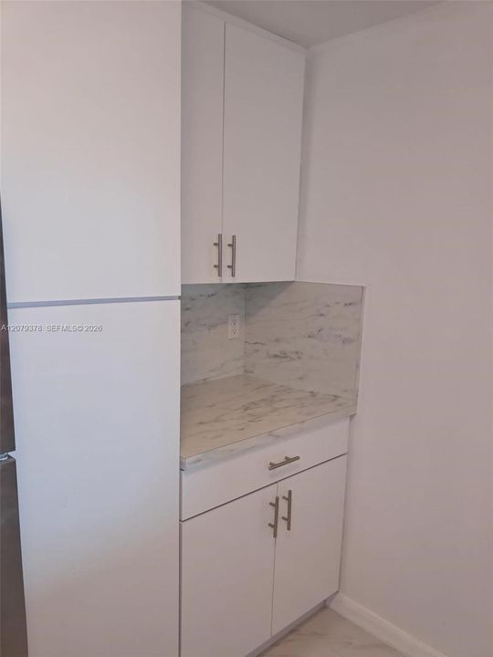 For Rent: $2,600 (1 beds, 1 baths, 718 Square Feet)