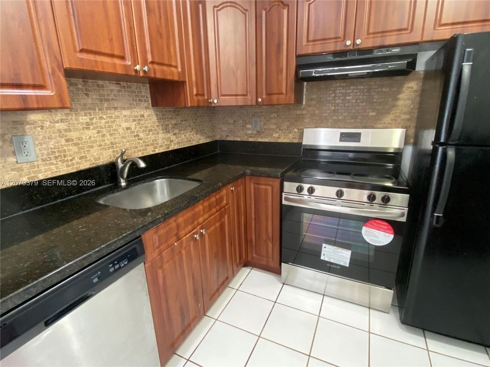 For Rent: $1,890 (2 beds, 2 baths, 1036 Square Feet)