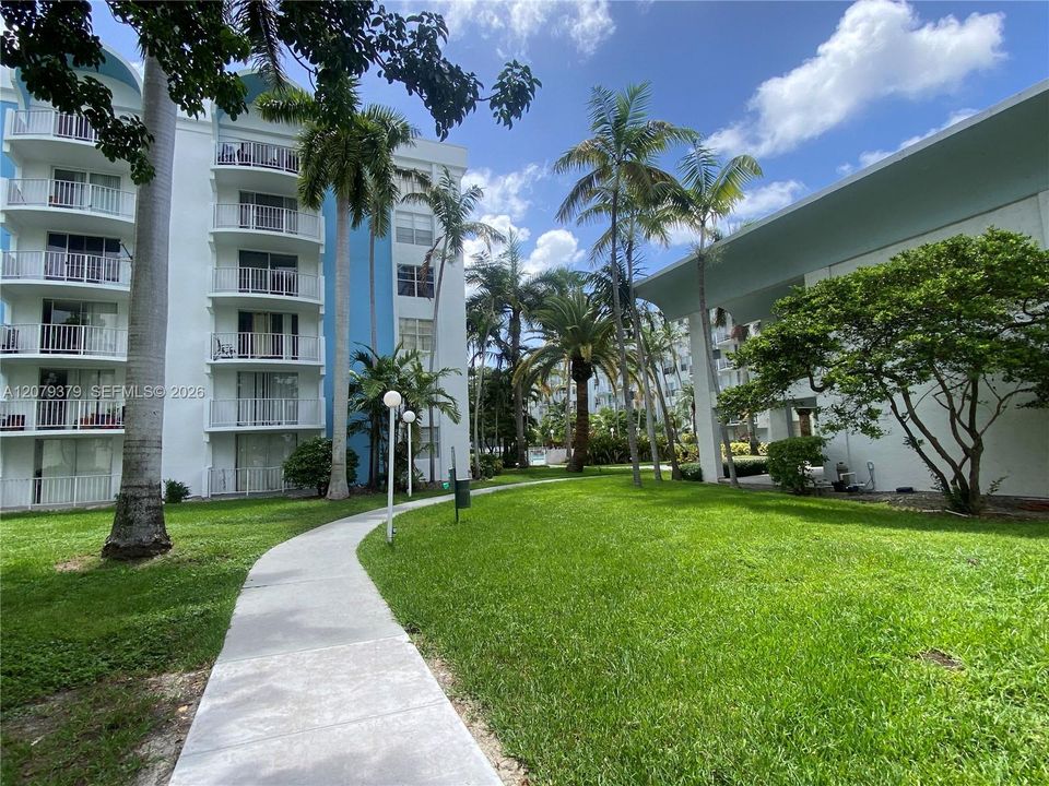 For Rent: $1,890 (2 beds, 2 baths, 1036 Square Feet)