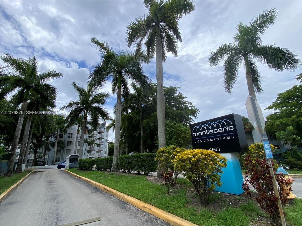 For Rent: $1,890 (2 beds, 2 baths, 1036 Square Feet)