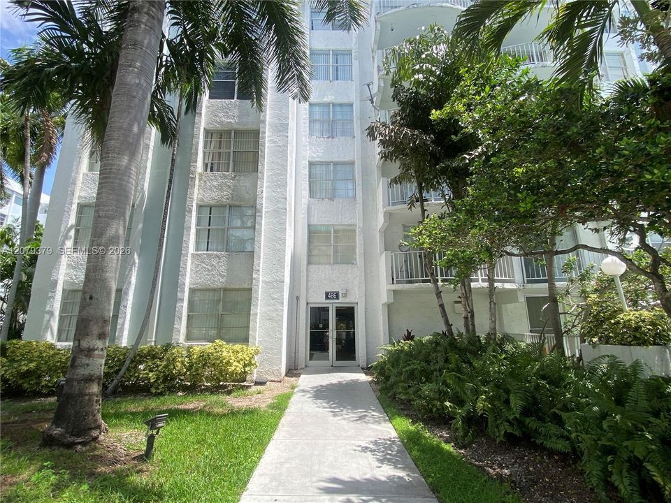 For Rent: $1,890 (2 beds, 2 baths, 1036 Square Feet)
