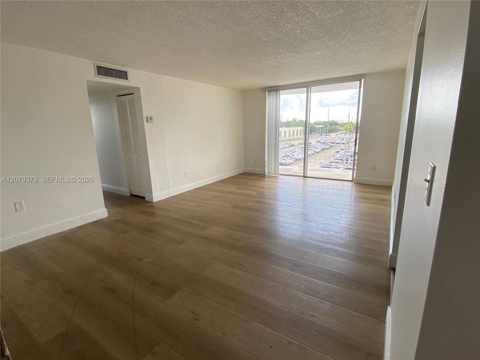 For Rent: $1,890 (2 beds, 2 baths, 1036 Square Feet)