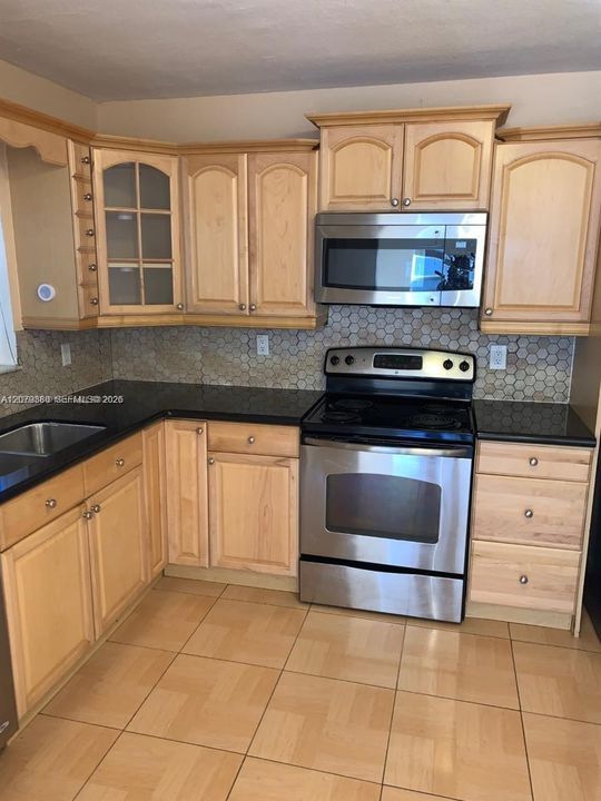 En Venta: $199,990 (2 camas, 2 baños, 950 Pies cuadrados)