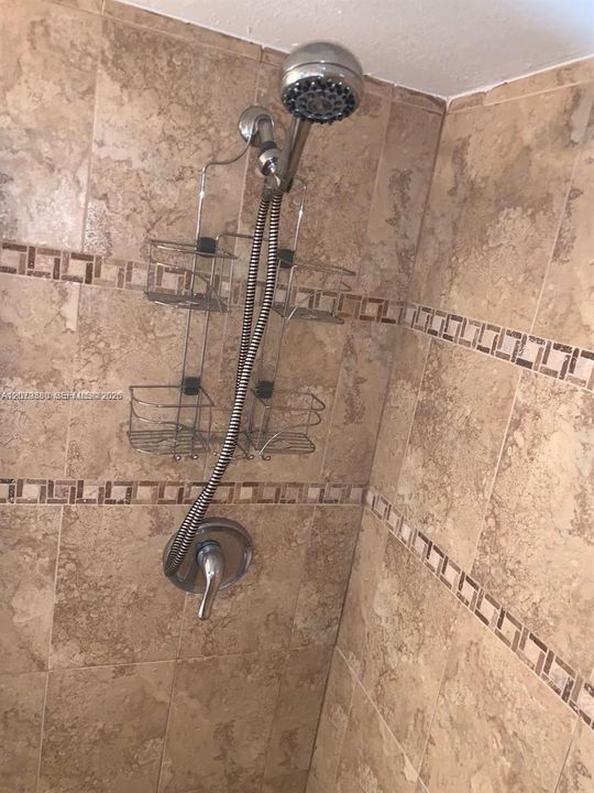 En Venta: $199,990 (2 camas, 2 baños, 950 Pies cuadrados)