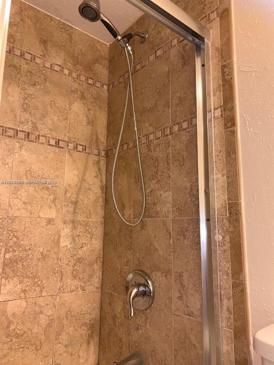 En Venta: $199,990 (2 camas, 2 baños, 950 Pies cuadrados)