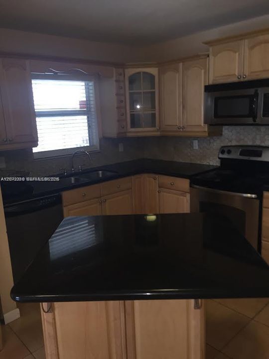 En Venta: $199,990 (2 camas, 2 baños, 950 Pies cuadrados)