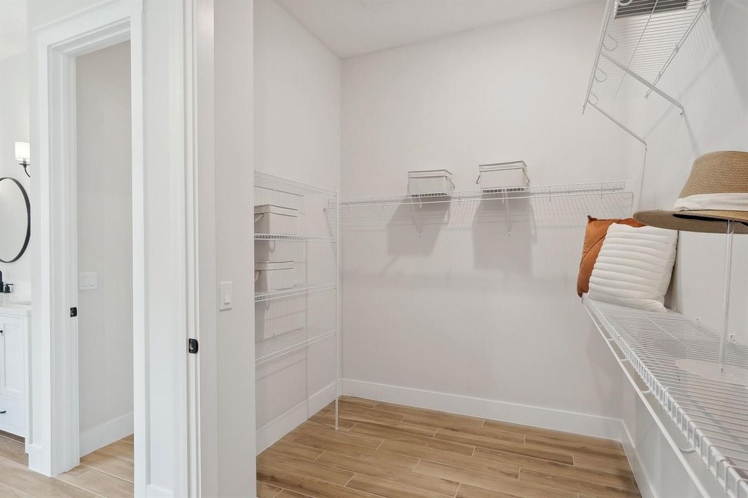 Walk-in Closet