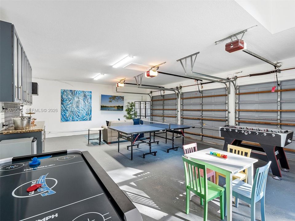 For Sale: $2,590,000 (6 beds, 6 baths, 3761 Square Feet)