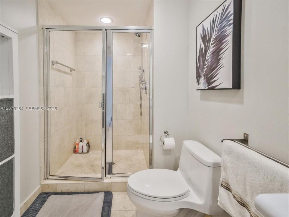 В аренду: $4,200 (1 спален, 1 ванн, 844 Квадратных фут)