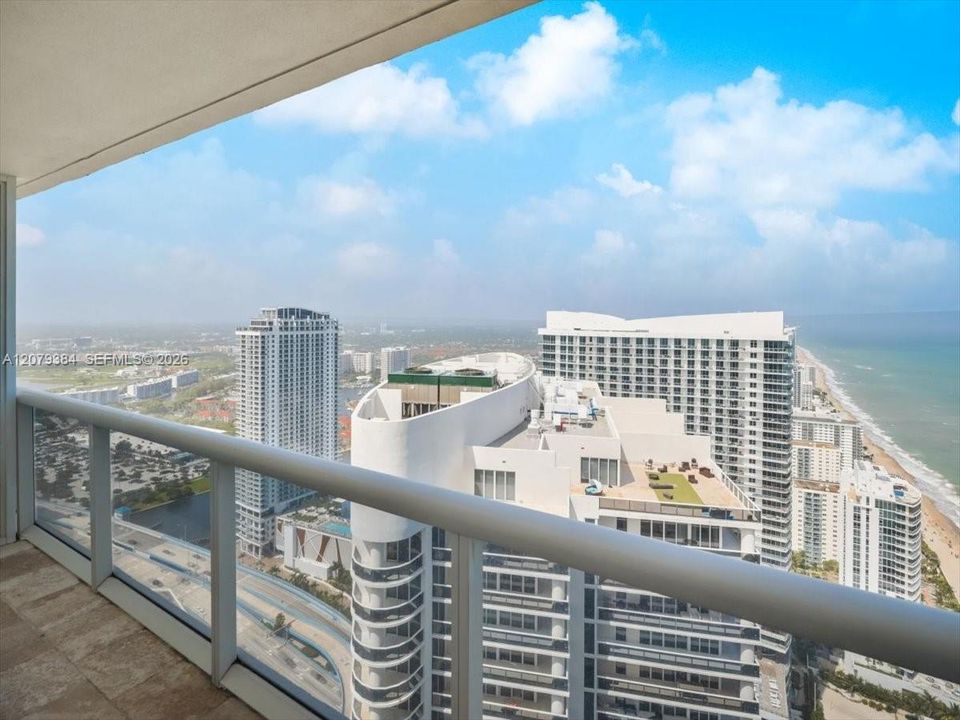 В аренду: $4,200 (1 спален, 1 ванн, 844 Квадратных фут)