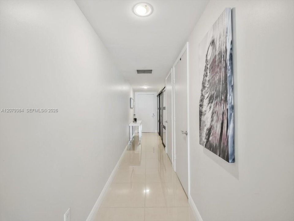 В аренду: $4,200 (1 спален, 1 ванн, 844 Квадратных фут)