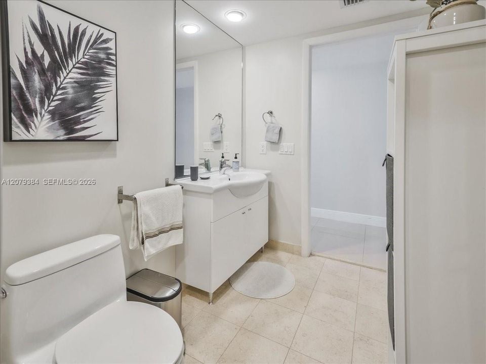 В аренду: $4,200 (1 спален, 1 ванн, 844 Квадратных фут)
