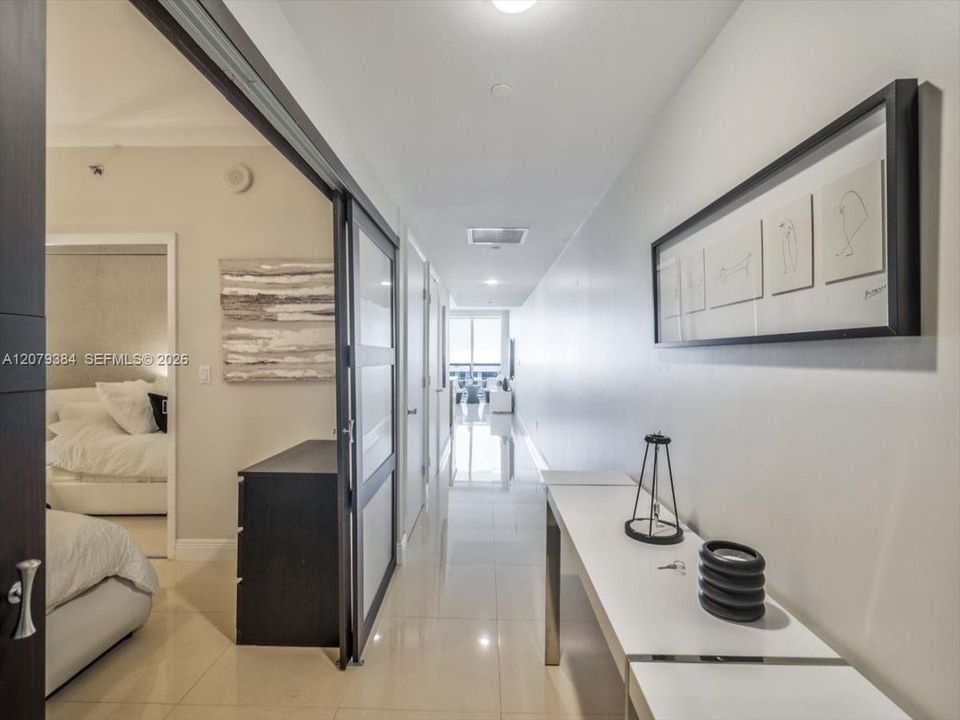В аренду: $4,200 (1 спален, 1 ванн, 844 Квадратных фут)