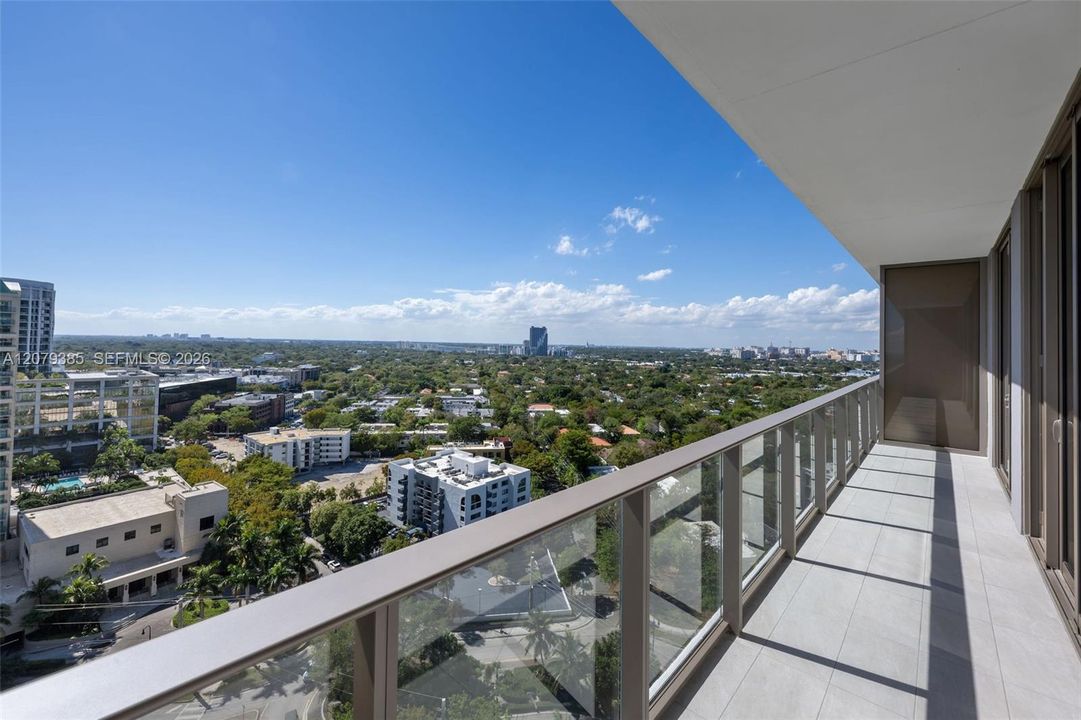 En Venta: $1,599,000 (2 camas, 2 baños, 845 Pies cuadrados)