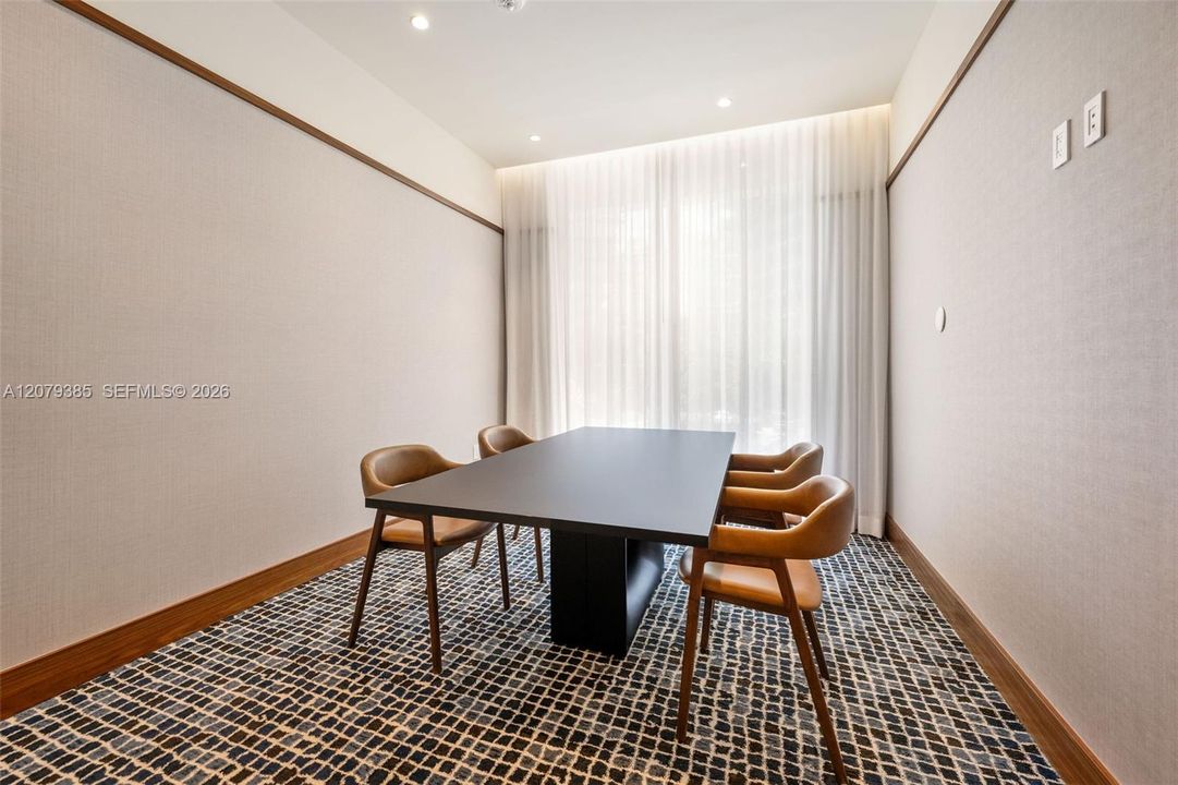 En Venta: $1,599,000 (2 camas, 2 baños, 845 Pies cuadrados)