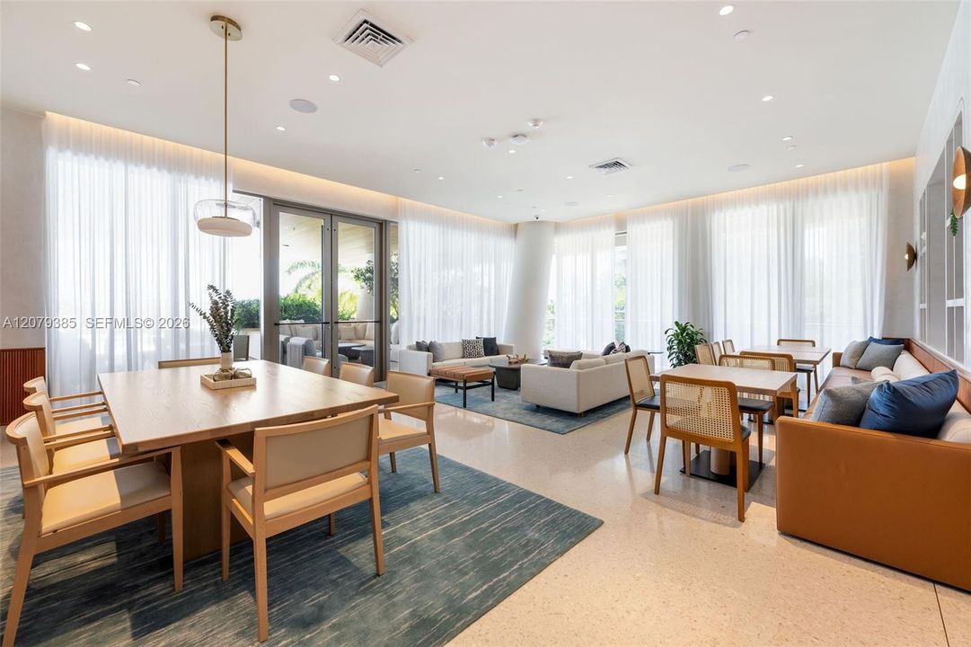 En Venta: $1,599,000 (2 camas, 2 baños, 845 Pies cuadrados)