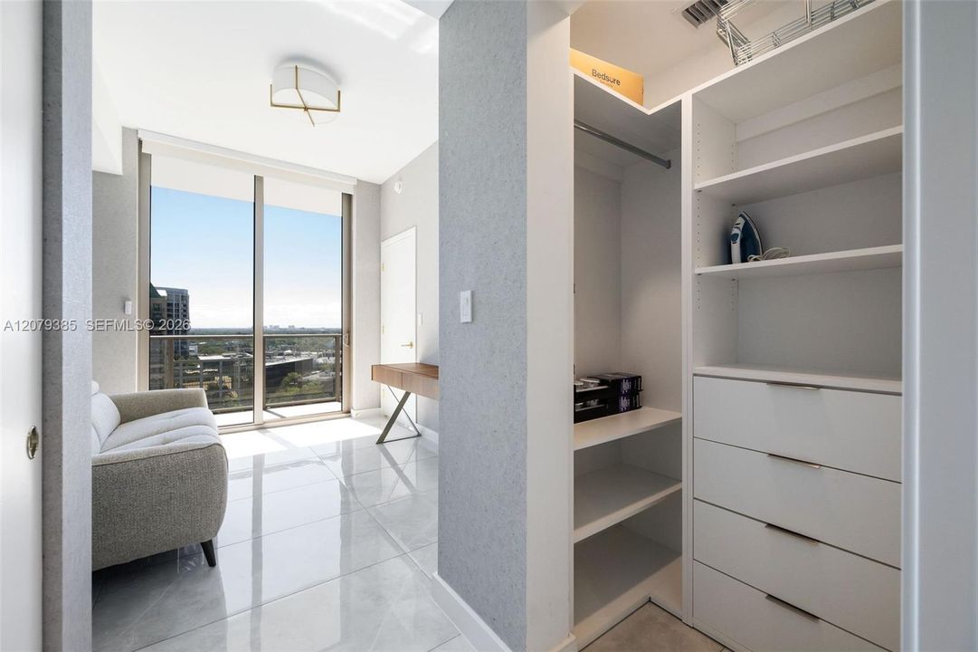 En Venta: $1,599,000 (2 camas, 2 baños, 845 Pies cuadrados)