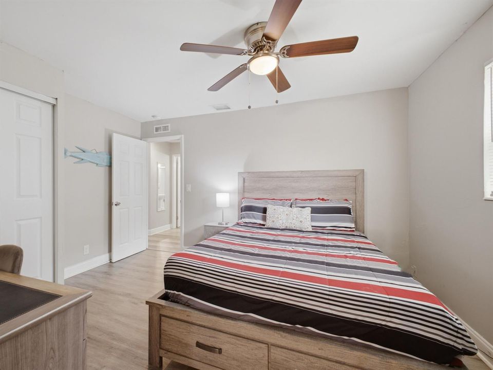 Bedroom_2_2