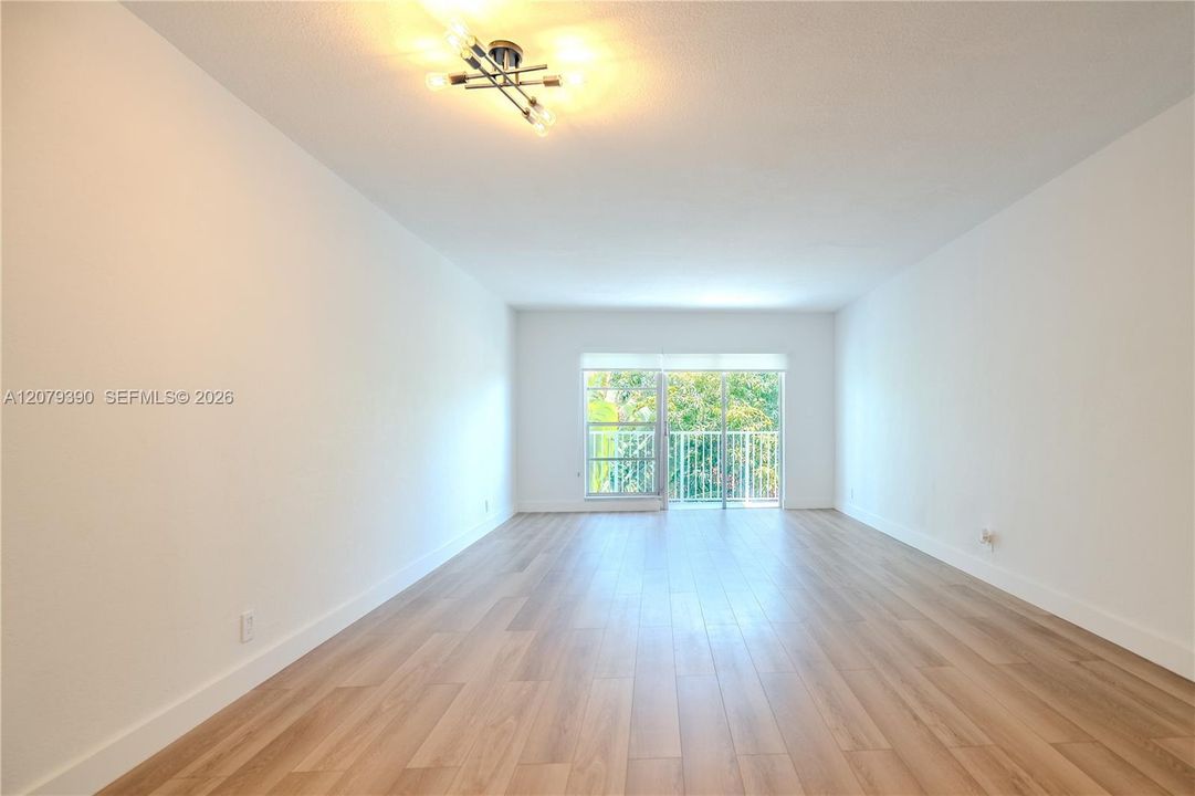 For Rent: $2,150 (1 beds, 1 baths, 780 Square Feet)