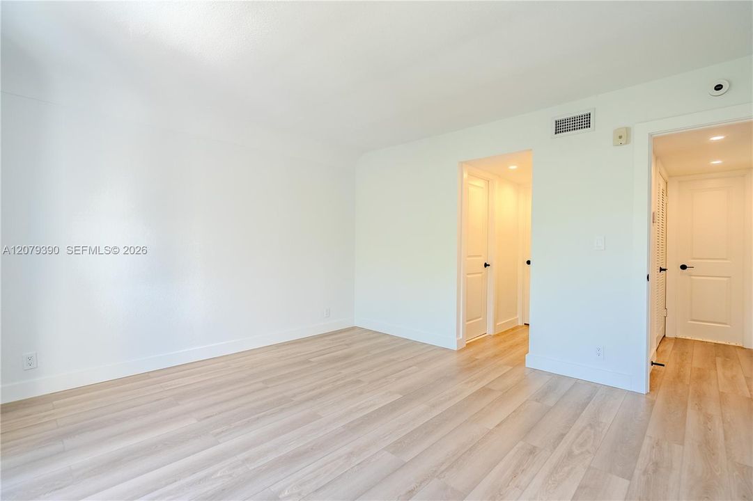 For Rent: $2,150 (1 beds, 1 baths, 780 Square Feet)