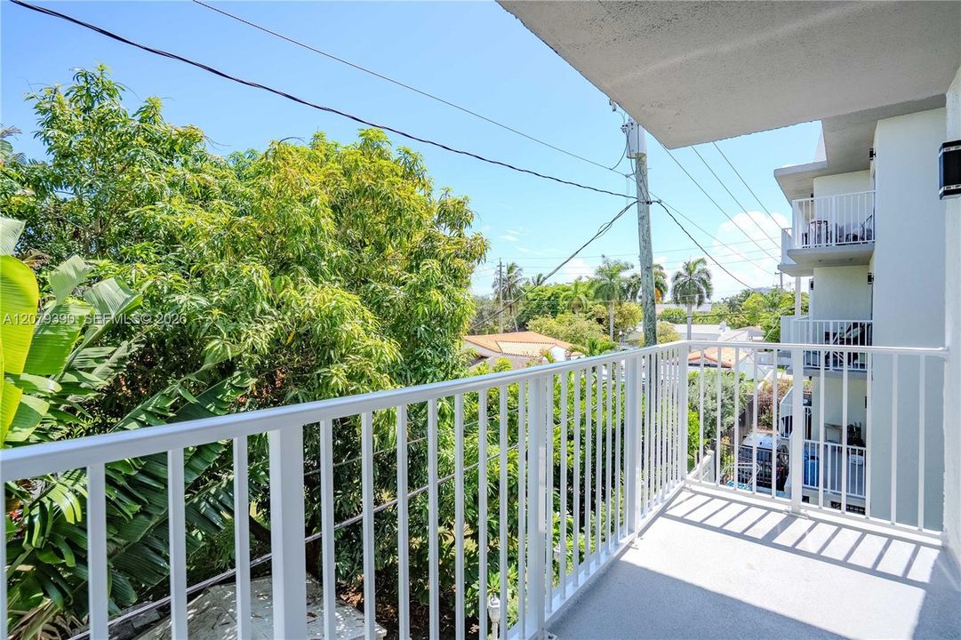 For Rent: $2,150 (1 beds, 1 baths, 780 Square Feet)