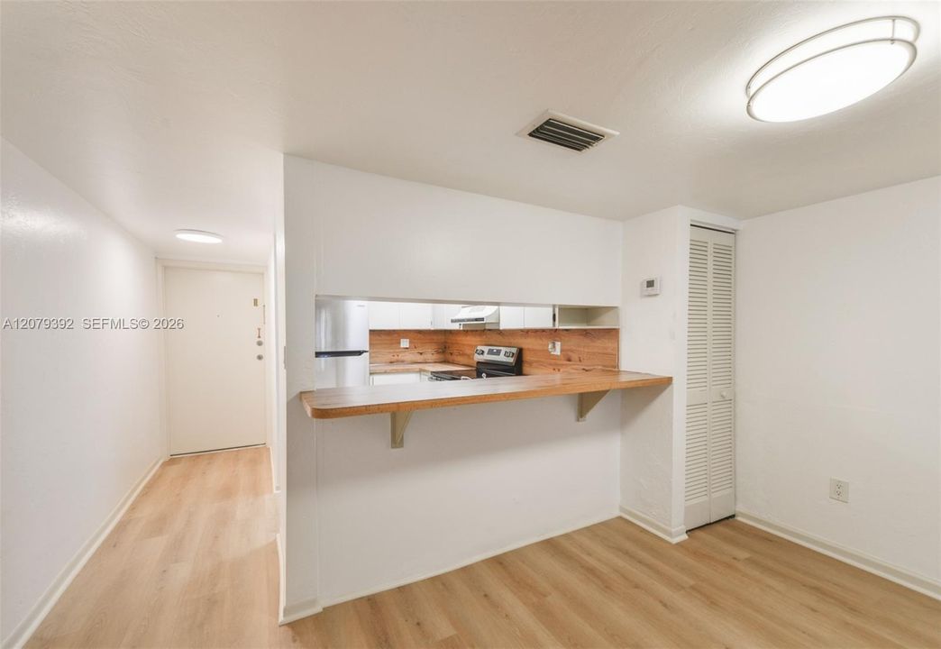 For Rent: $2,900 (2 beds, 2 baths, 954 Square Feet)