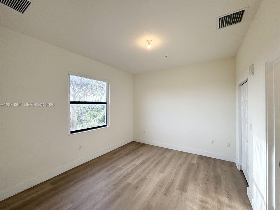 For Rent: $3,000 (2 beds, 2 baths, 1135 Square Feet)