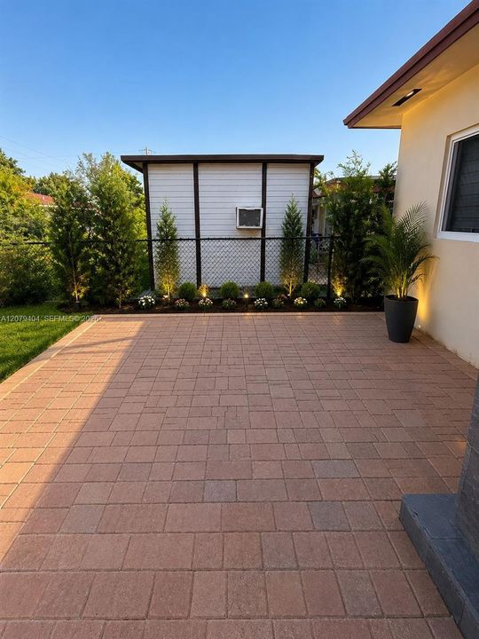 For Rent: $3,500 (3 beds, 2 baths, 3078 Square Feet)
