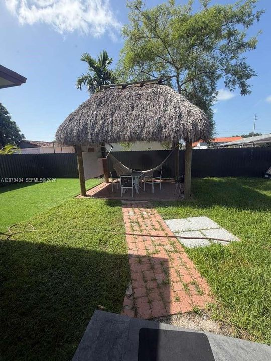 For Rent: $3,500 (3 beds, 2 baths, 3078 Square Feet)