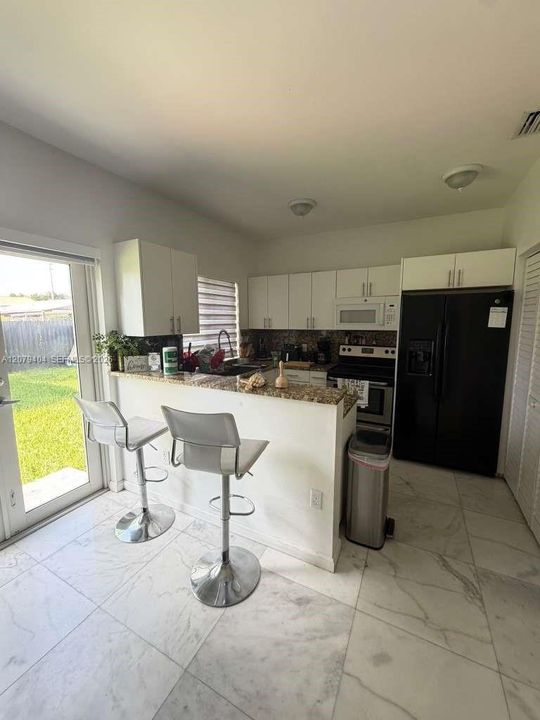 For Rent: $3,500 (3 beds, 2 baths, 3078 Square Feet)