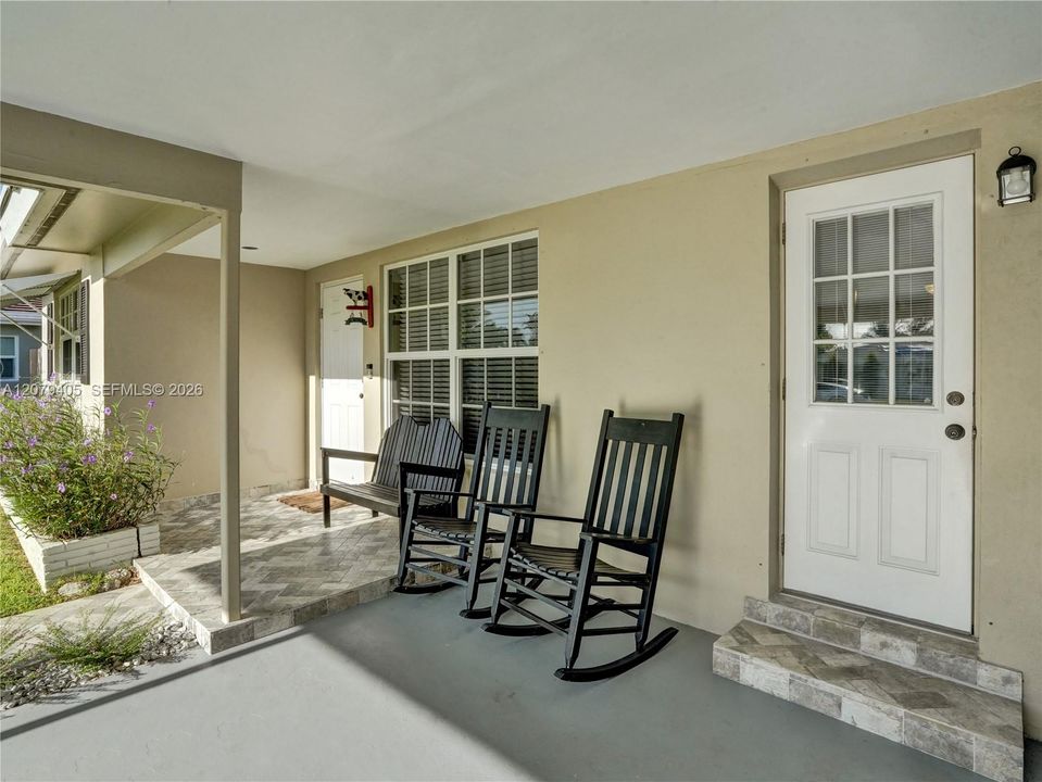 For Sale: $439,900 (3 beds, 1 baths, 1092 Square Feet)