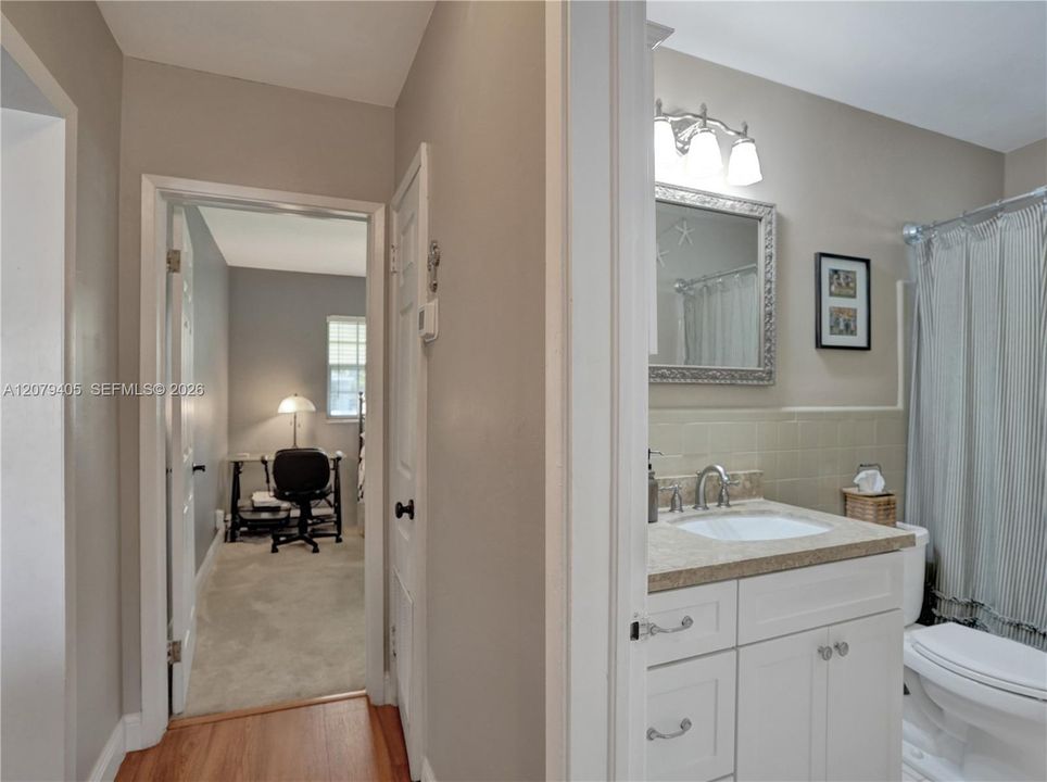 For Sale: $439,900 (3 beds, 1 baths, 1092 Square Feet)