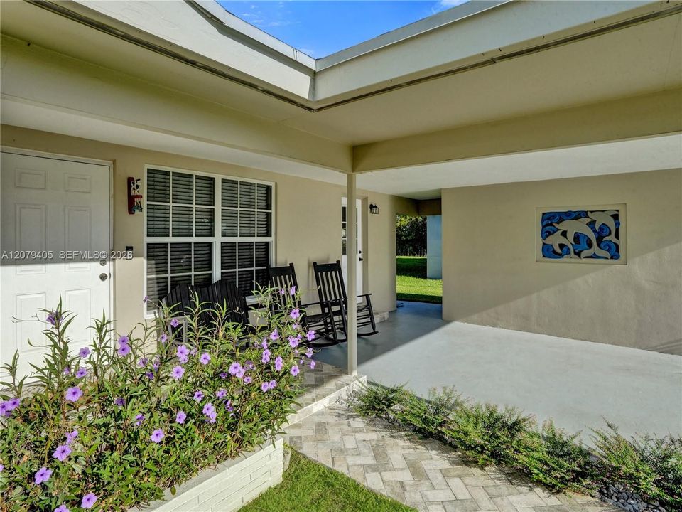 For Sale: $439,900 (3 beds, 1 baths, 1092 Square Feet)